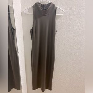 Fashion Nova: grey brown